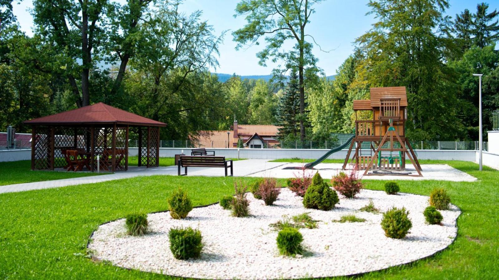 Izerka Z Basenem I Sauna - Stone Hill Apartment *